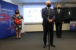 Rozbieżności w danych o zakażeniach. WYJAŚNIENIA resortu zdrowia