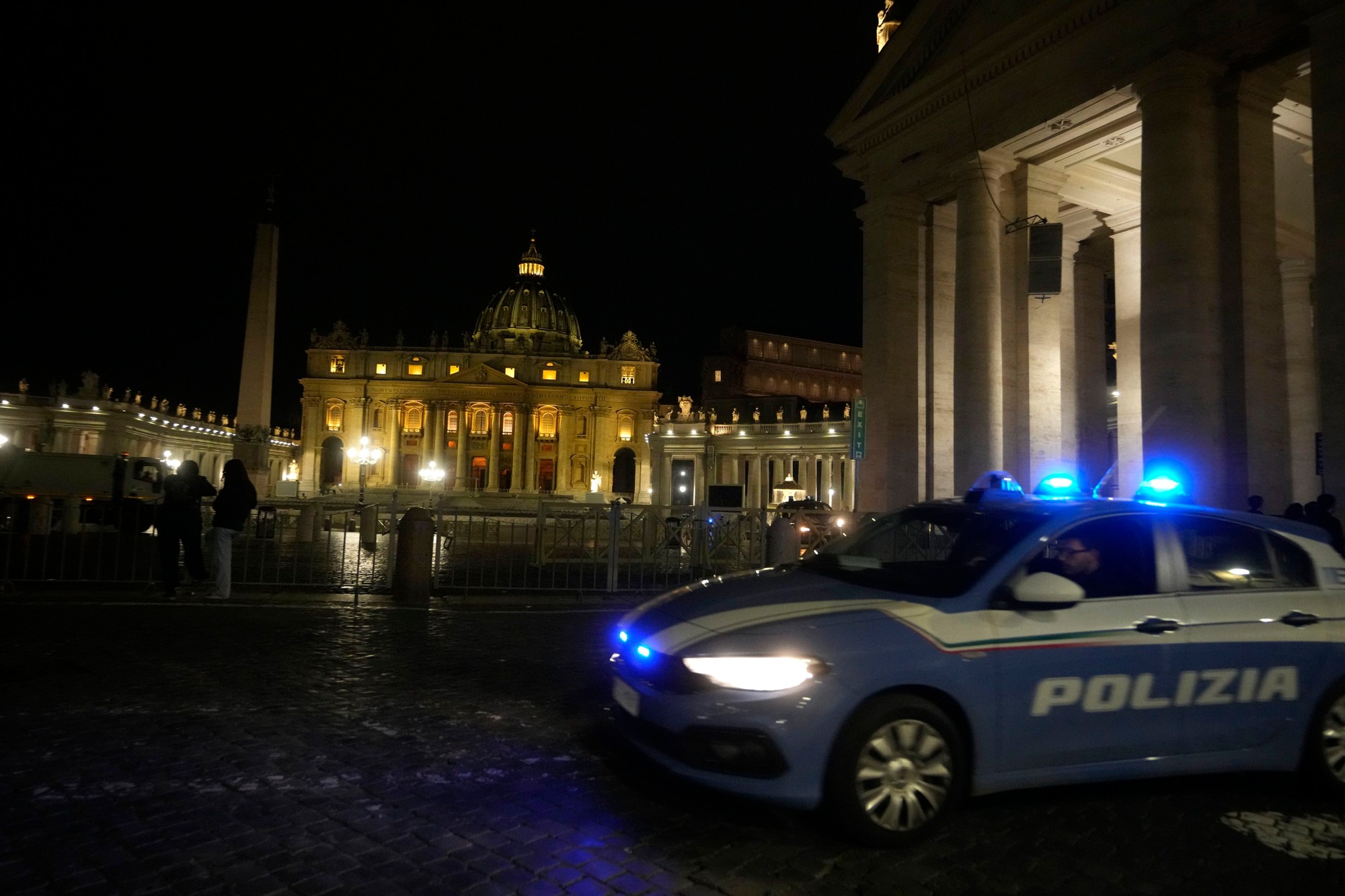 Vo Vatikáne zatkli muža, ktorý prenikol autom na nádvorie Apoštolského paláca.