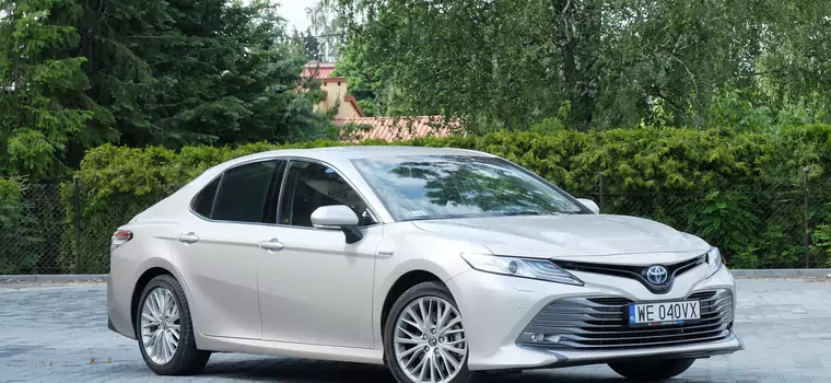 Toyota Camry do serwisu