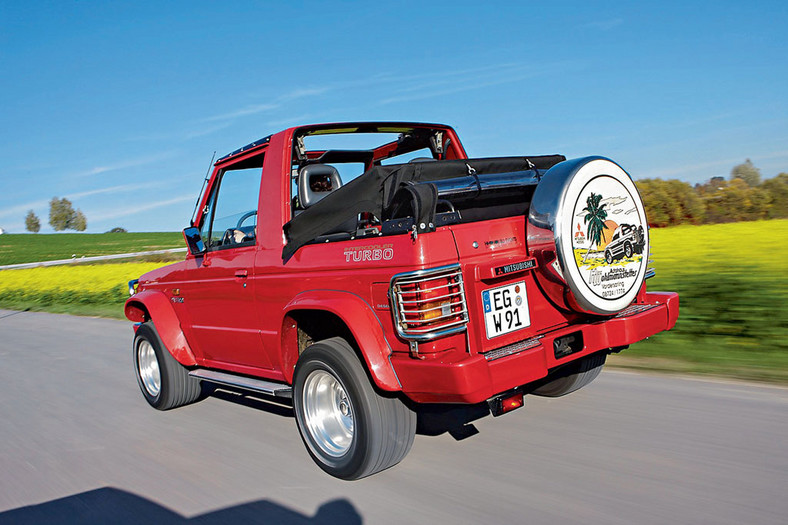 Mitsubishi Pajero Canvas Top - cabriona szutry, błoto i kamienie