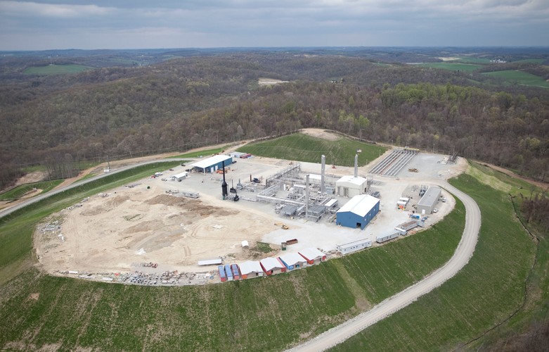 Wydobycie gazu z łupków. Platforma wydobywcza w Houston w Pensylwanii, USA. Urządzenia firmy MarkWest Liberty służące do wydobycia i przetwarzania gazu łupkowego. foto: Andrew Harrer/Bloomberg