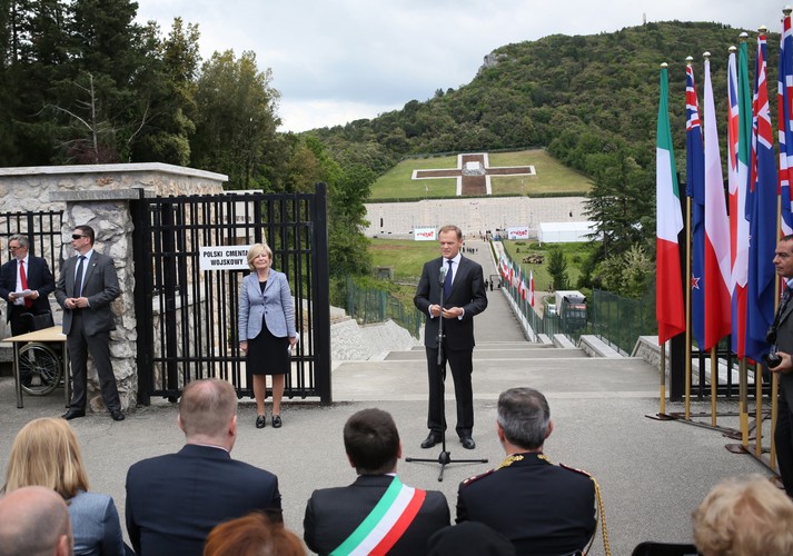 Donald Tusk we Włoszech. Uroczystości 70. rocznicy bitwy pod Monte Cassino