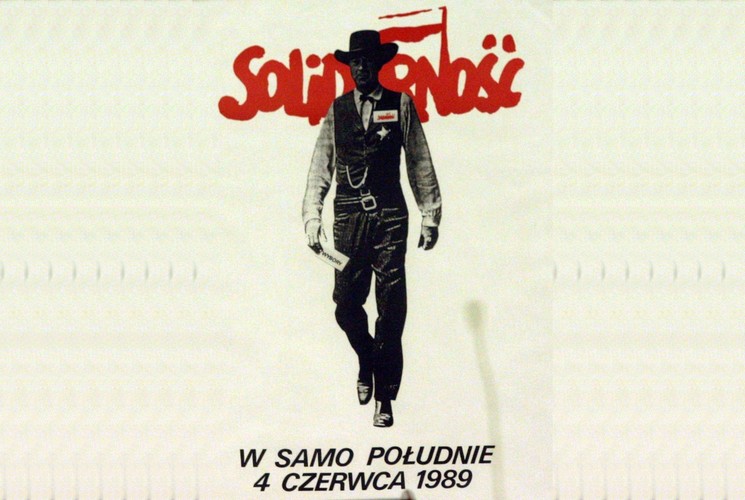 W ich wyniku PZPR ponosi klęskę. Solidarność zdobywa 99 na 100 mandatów w Senacie i wszystkie możliwe do zdobycia w wyborach do Sejmu. Przepada tzw. lista krajowa z kandydatami wskazanymi przez władze.<br><br><br>

na zdjęciu plakat W samo południe. fot. tg/bpt PAP/Tomasz Gzell-reprodukcja