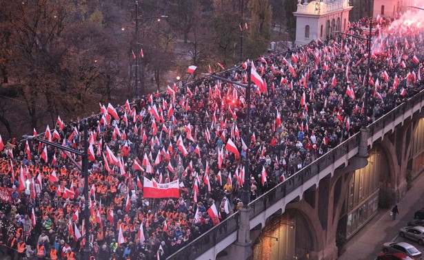 Ile osób szło w Marszu Niepodległości? Liczby ratusza i organizatorów różnią się o... 100 tysięcy