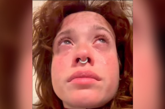 Glumica u 28. godini NAPUSTILA SRBIJU, a sad objavila snimak na kom se guši u suzama: "Teško je, boli..."