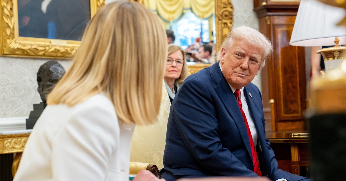Europejskie bractwo Trumpa. Jeśli Meloni i Trump staną obok siebie, sytuacja będzie podwójnie niezręczna [ANALIZA]