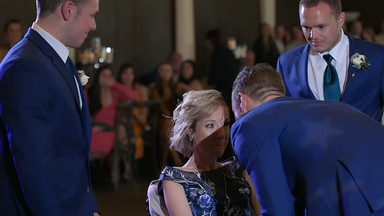Zatańczył z chorą mamą na weselu. "Musiałam zaakceptować fakt, że nie mogę stać"