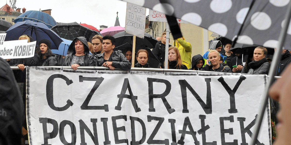 Czarny Protest na ulicach Bielska-Białej. Bardzo ostrożne szacunki mówią, że podziemie aborcyjne to biznes wart nawet miliony złotych