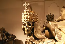 Korona cesarska, której Karol Wielki nigdy nie miał na głowie