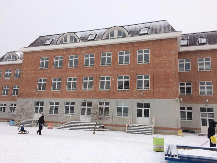 Škola "Mihajlo Pupin" u naselju Galenika