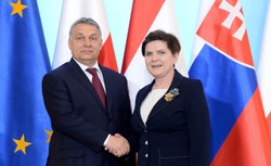 Orban w Warszawie chwali krytykowaną przez ONZ ustawę: Służy bezpieczeństwu