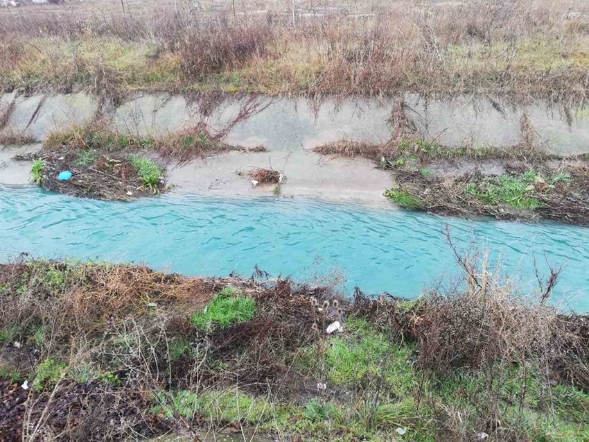 Građani zapanjeni bojom reke