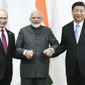Dochody Moskwy rosną pomimo sankcji. Chiny i Indie kupują ropę po obniżonych cenach