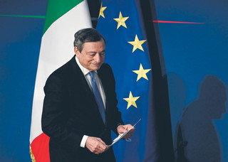 Mario Draghi. Dwa stanowiska, jeden kandydat