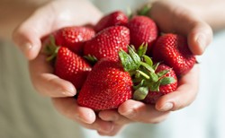 Bierzesz te leki? Uważaj na truskawki!