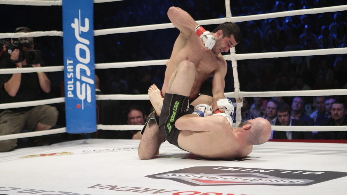 Jeden z najbardziej ekscentrycznych zawodników MMA na świecie i były mistrz WEC Paulo Filho z Brazylii może być rywalem Mameda Chalidowa na najbliższej gali KSW 17, która odbędzie się w dniu 26 listopada w hali łódzkiej Atlas Areny. Informację o tym podał zazwyczaj dobrze poinformowany portal tatame.com ściśle współpracujący z gwiazdami z Kraju Kawy.