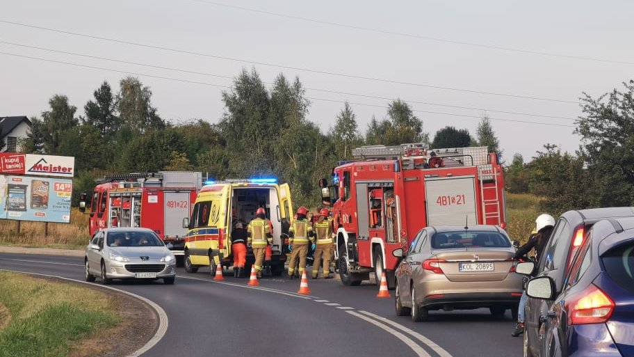 Motocyklista z poważnymi obrażeniami został przewieziony do szpitala