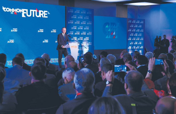 Prezydent Andrzej Duda podczas kongresu w Poznaniu poświęconego odbudowie Ukrainy