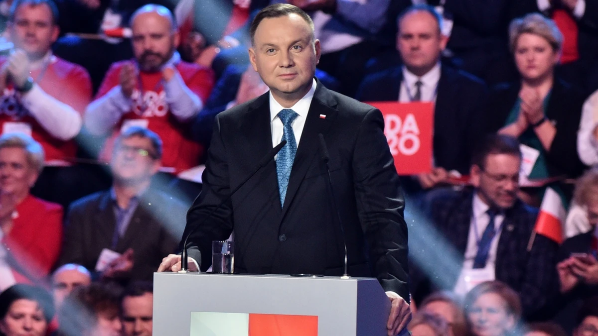 Białoruś: Skandaliczna okładka z Andrzejem Dudą. Prezydent jak Hitler - Vimarsana News