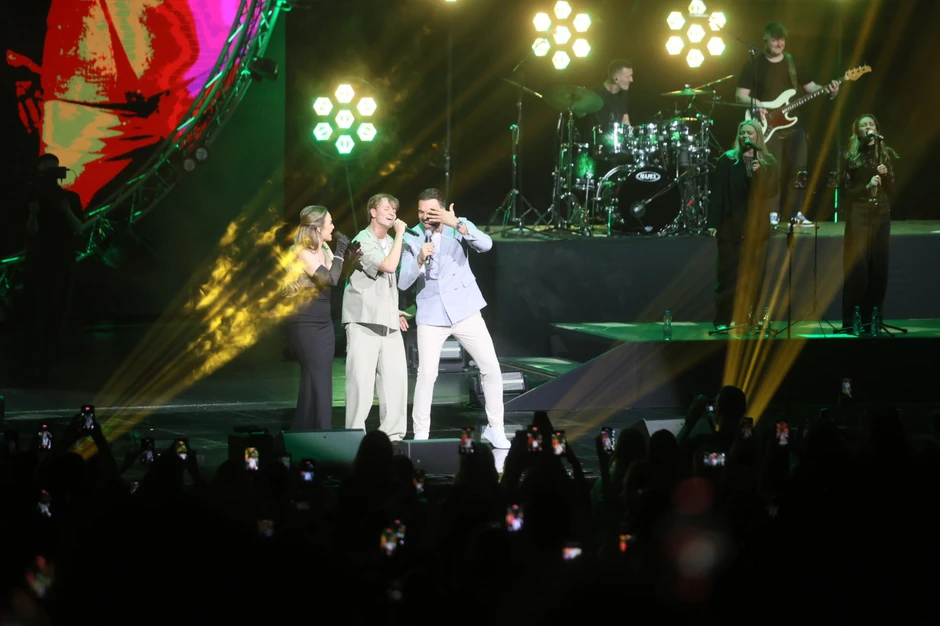 Jelena Tomašević i Ivan Bosiljčić na sceni sa Jakovom Jozinovićem