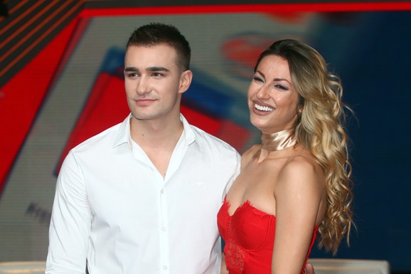 "JEL ON TO PRESAĐIVAO KOSU?" Mreže gore zbog bivšeg dečka Rade Manojlović: Haris Berković neprepoznatljiv (Foto)