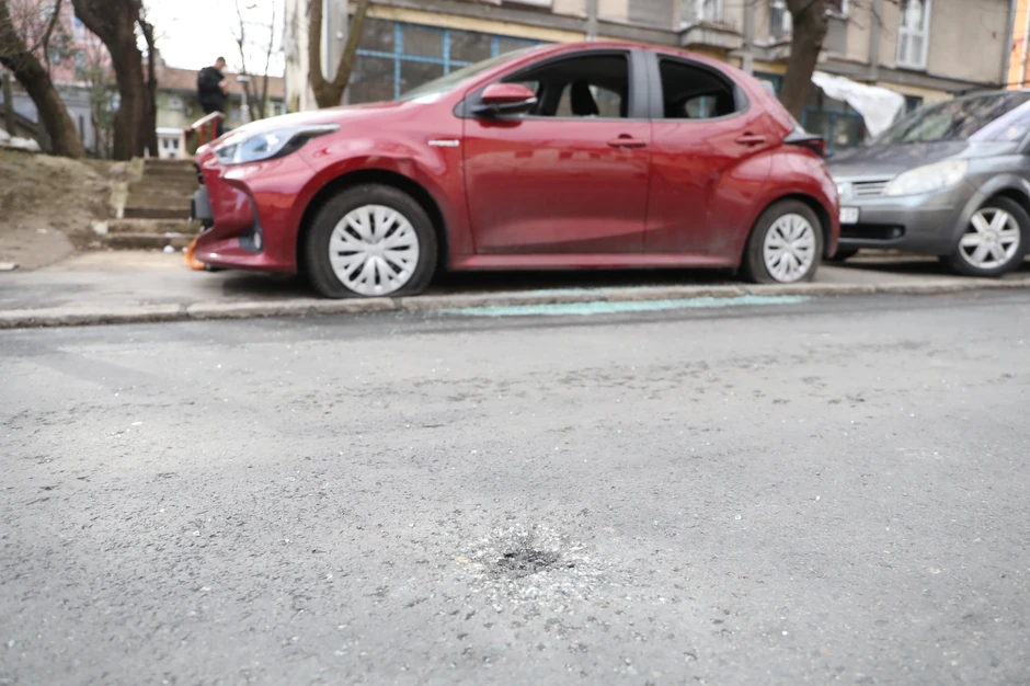 Bomba oštetila automobil