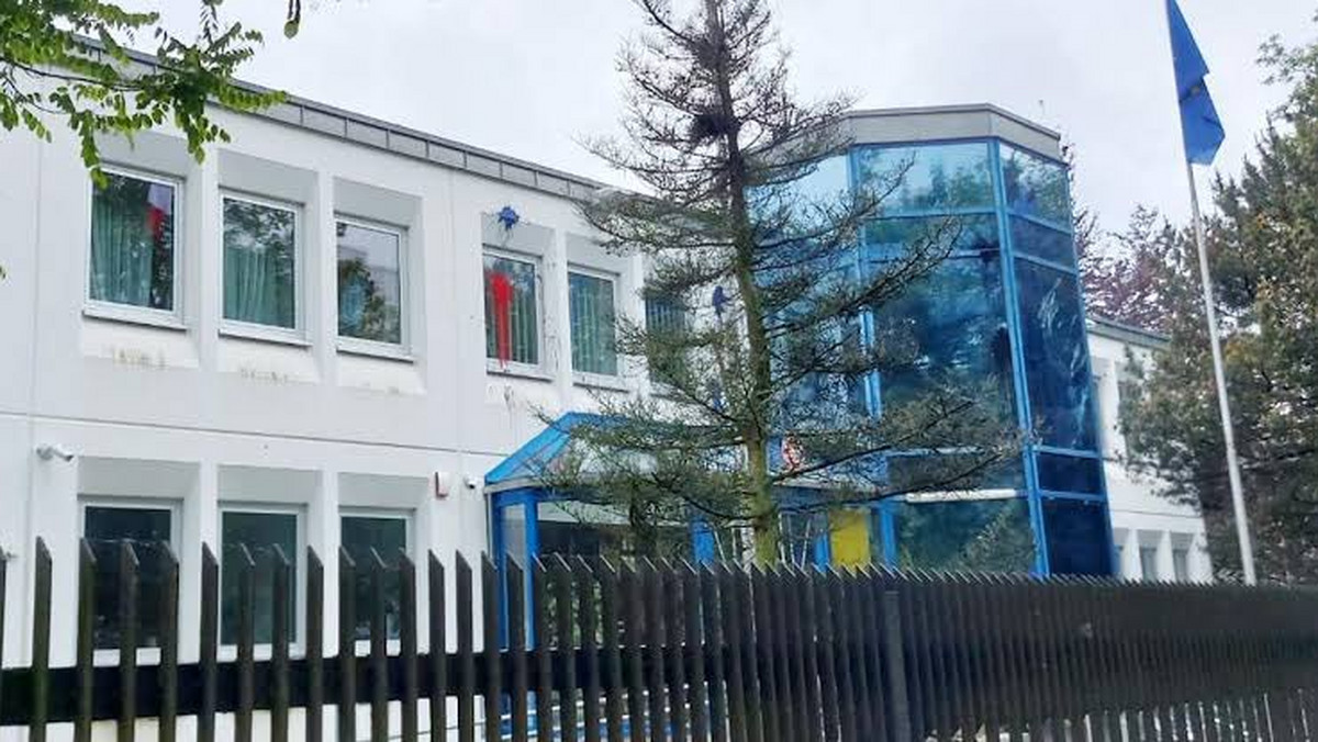 Atak na polski konsulat w Hamburgu. Farby w barwach rosyjskiej flagi 