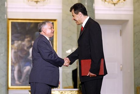 08.08.2007 WarszawaPalac Prezydencki. Prezydent Lech Kaczynski odwolal ze stanowiska Ministra Spraw Wewnetrznych Kaczmarka a na jego miejsce powolal dotychczasowego szefa Biura Bezpieczenstwa Narodowego Wladyslawa Stasiaka.n/z Lech Kaczynski i Wladyslaw StasiakFot. Wojciech Grzedzinski