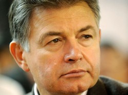 PO wystawi Krzaklewskiego do europarlamentu