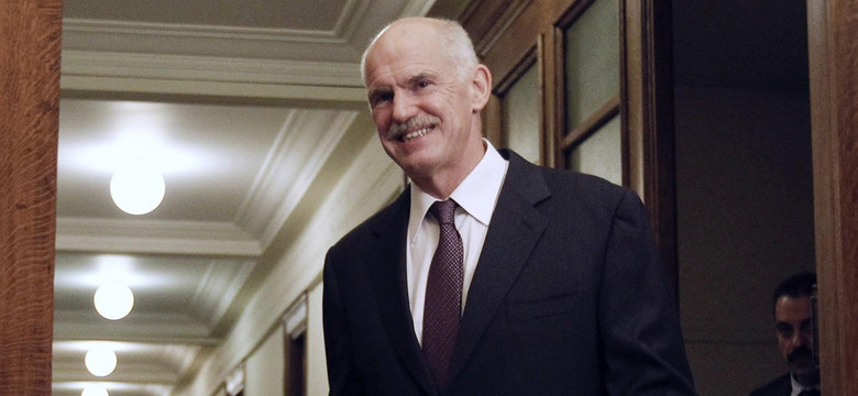 Premier Papandreu traci poparcie w swojej partii