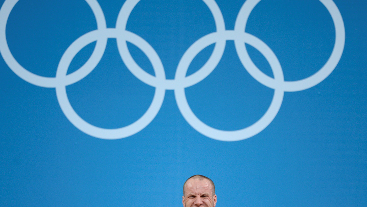 Marcin Dołęga kompletnym niepowodzeniem zakończył udział w olimpijskim konkursie podnoszenia ciężarów w kategorii 105 kg. Polak nie zaliczył żadnego ciężaru w rwaniu i nie został sklasyfikowany.