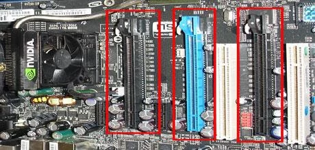 Płyta główna zgodna z SLI powinna być wyposażona przynajmniej w dwa, pełnowymiarowe złącza PCI Express x16 (na zdjęciu zaznaczone na czerwono)