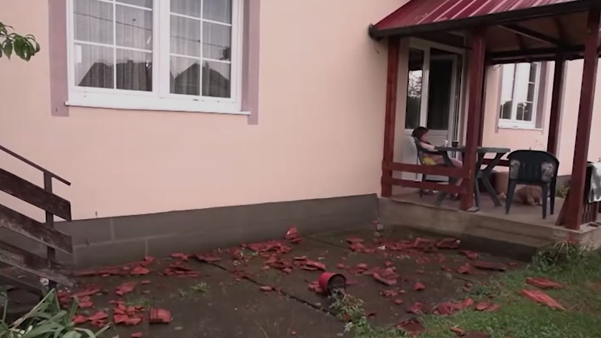 Srušen krov na jendoj od kuća
