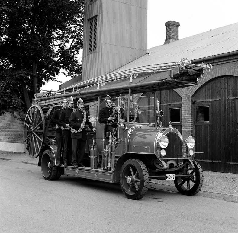 100 lat wozów strażackich Scania