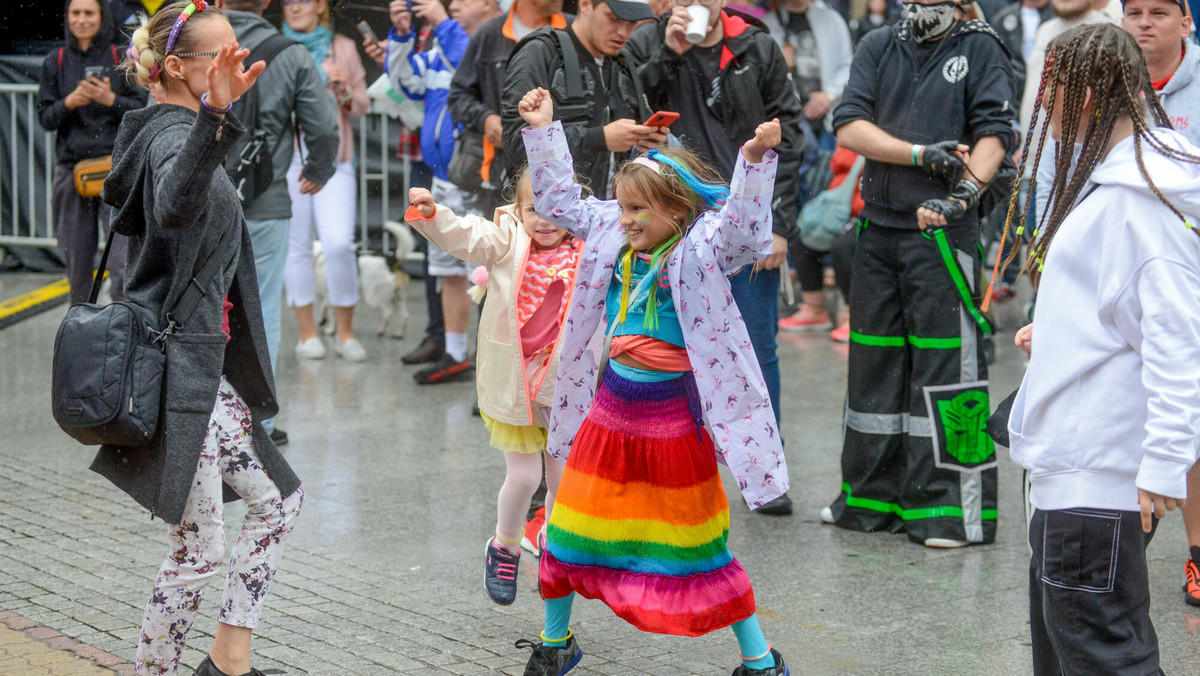 Parada Wolności powróciła. Tłumy w deszczu tańczyły na Piotrkowskiej