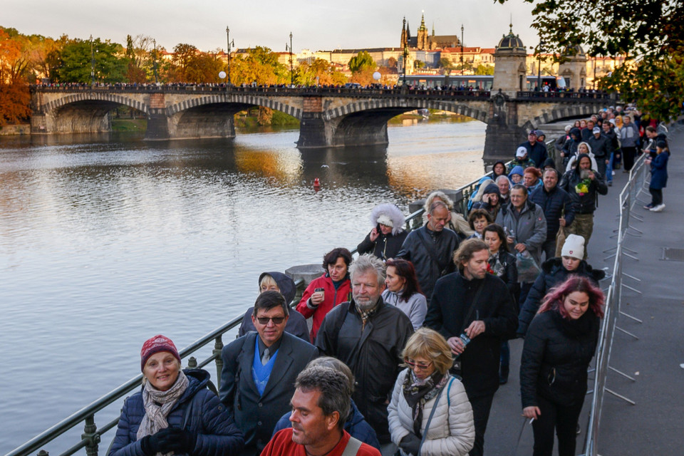 Czesi żegnają Karela Gotta