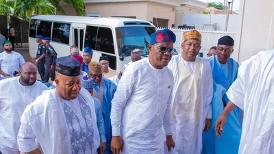 Nyesom Wike (middle) backs Godswil Akpabio's (Right) senetoral bid [Twitter]