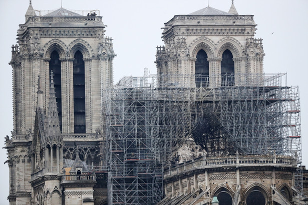 Chińska gazeta: Urzędnicy powinni zostać pociągnięci do odpowiedzialności za pożar w Notre Dame