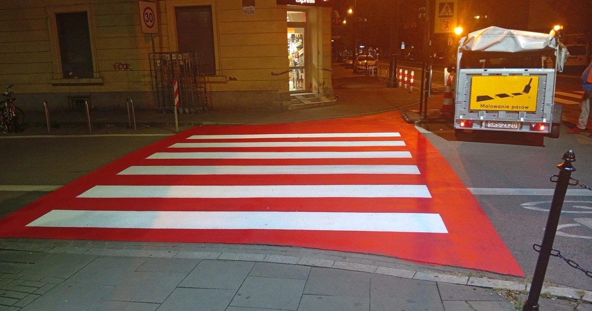 „Pasy muszą być widoczne także po zmroku”. Kraków inwestuje w bezpieczeństwo najmłodszych
