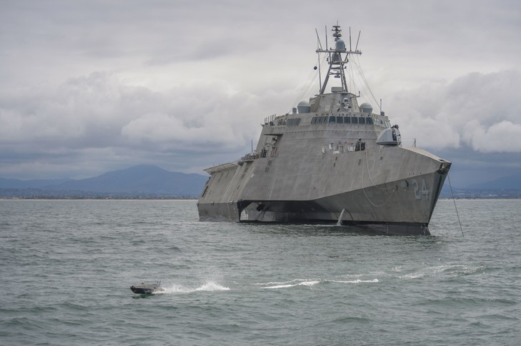 Az amerikai haditengerészet új típusú, pilóta nélküli hajót mutatott be áprilisban. Ehhez hasonló a USS Omaha is /Fotó: Northfoto