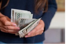 Ponad 8 tysięcy złotych. Taka będzie nowa pensja minimalna. Podwyżki dla setek tysięcy Polaków już od lipca