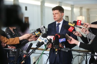 Petru: Hamowanie polskiej gospodarki to skutek polityki PiS