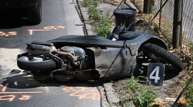 Autóval ütközött a robogós, meghalt egy férfi a balesetben / Fotó: MTI Mihádák Zoltán