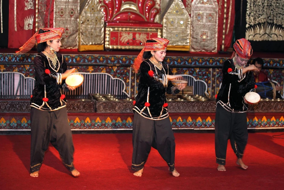 Muškarci treba da imaju redovan izvor prihoda