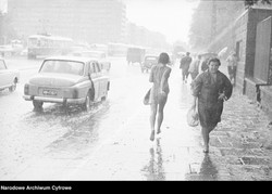 QUIZ. Życie codzienne czasów PRL. Na pytaniu nr 8 nikt się nie wyłoży