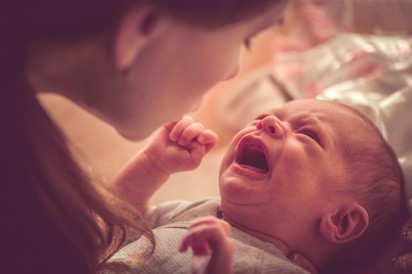 Miért sír a baba? 10 dolog, amit tudni kell a kólikáról