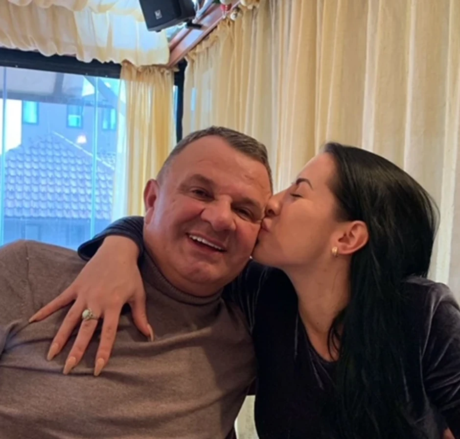 Cipka sa pokojnim mužem