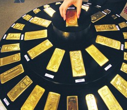 Cena złota spadła w ciągu dwóch dni najmocniej od 30 lat