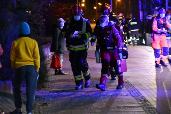 Świnoujście. W akcji ratowniczej pomagali strażacy i przypadkowi świadkowie (iswinoujscie.pl)