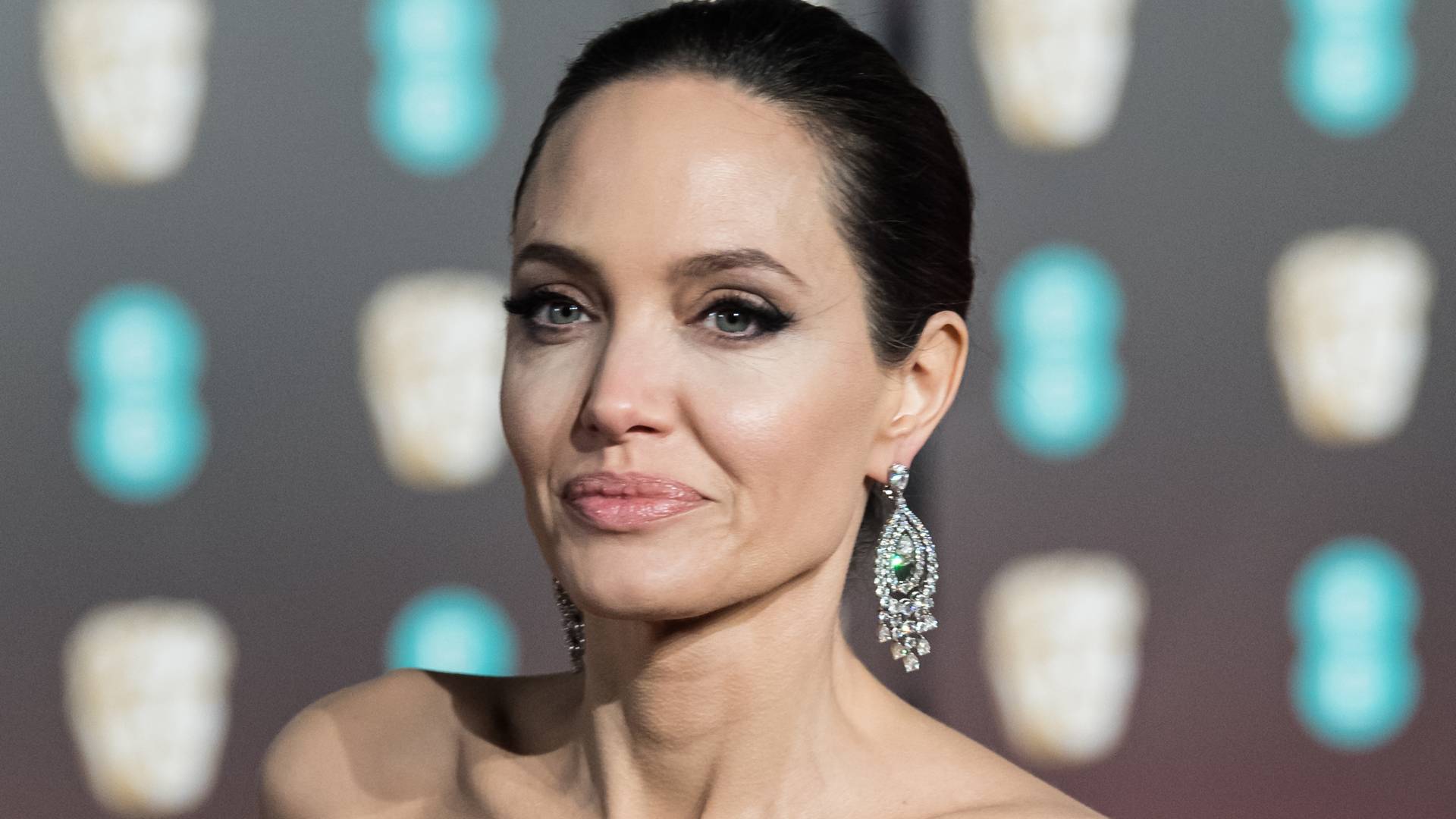 Nie tylko Angelina Jolie uwielbia tatuaże. Które gwiazdy zdobią swoje ciało?